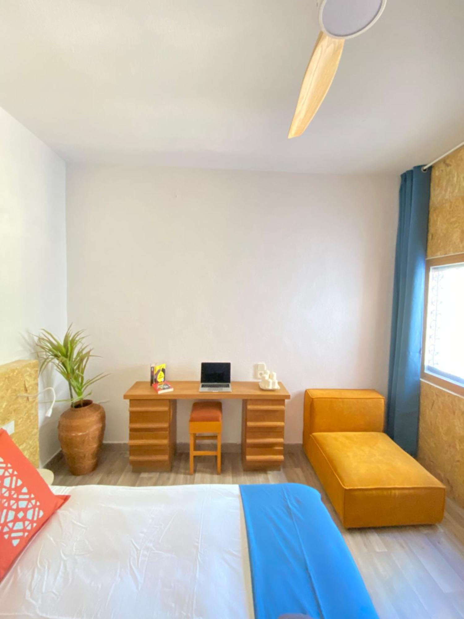 Pink Lemon House Bed & Breakfast Elche Eksteriør bilde