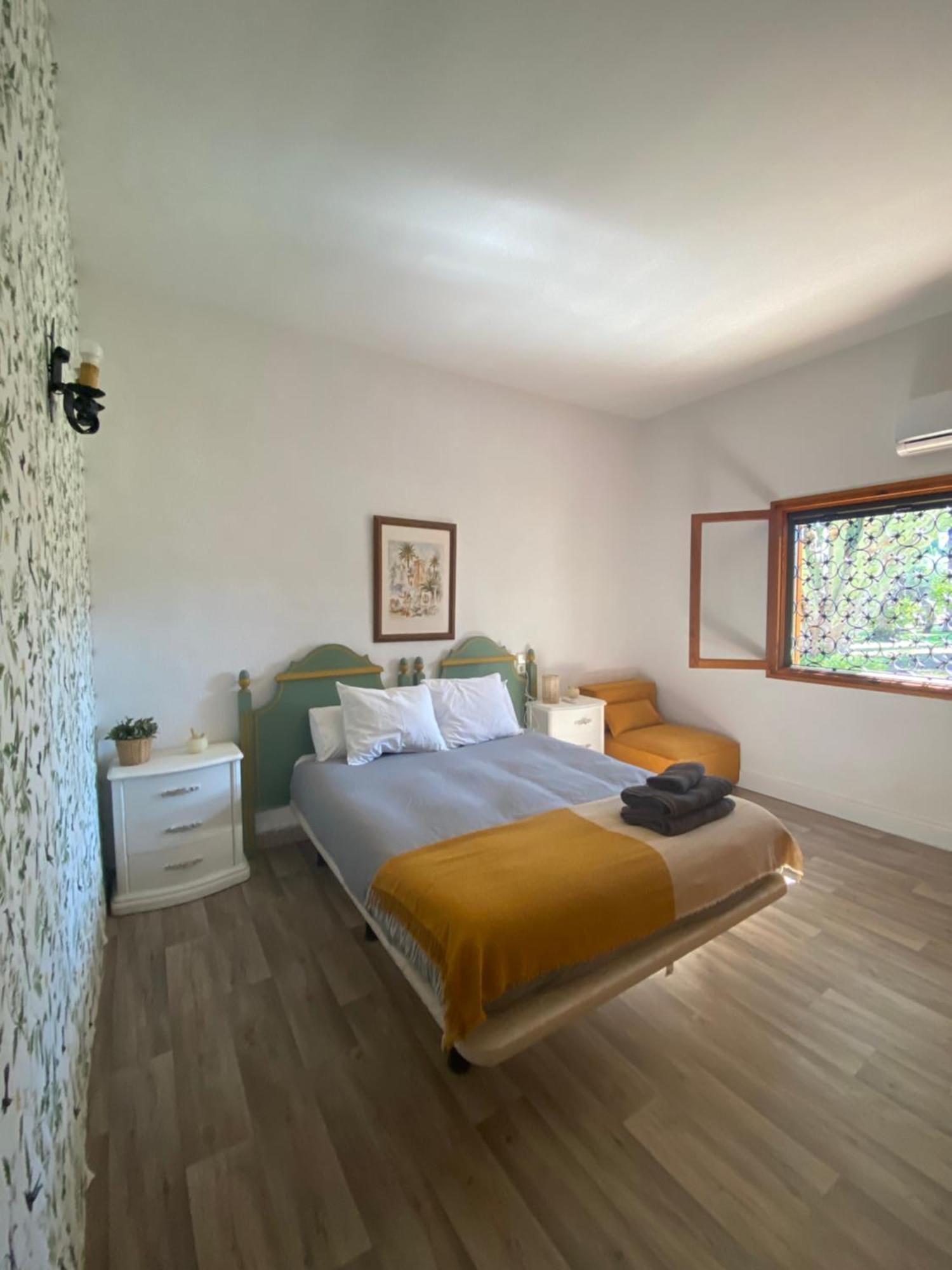 Pink Lemon House Bed & Breakfast Elche Eksteriør bilde