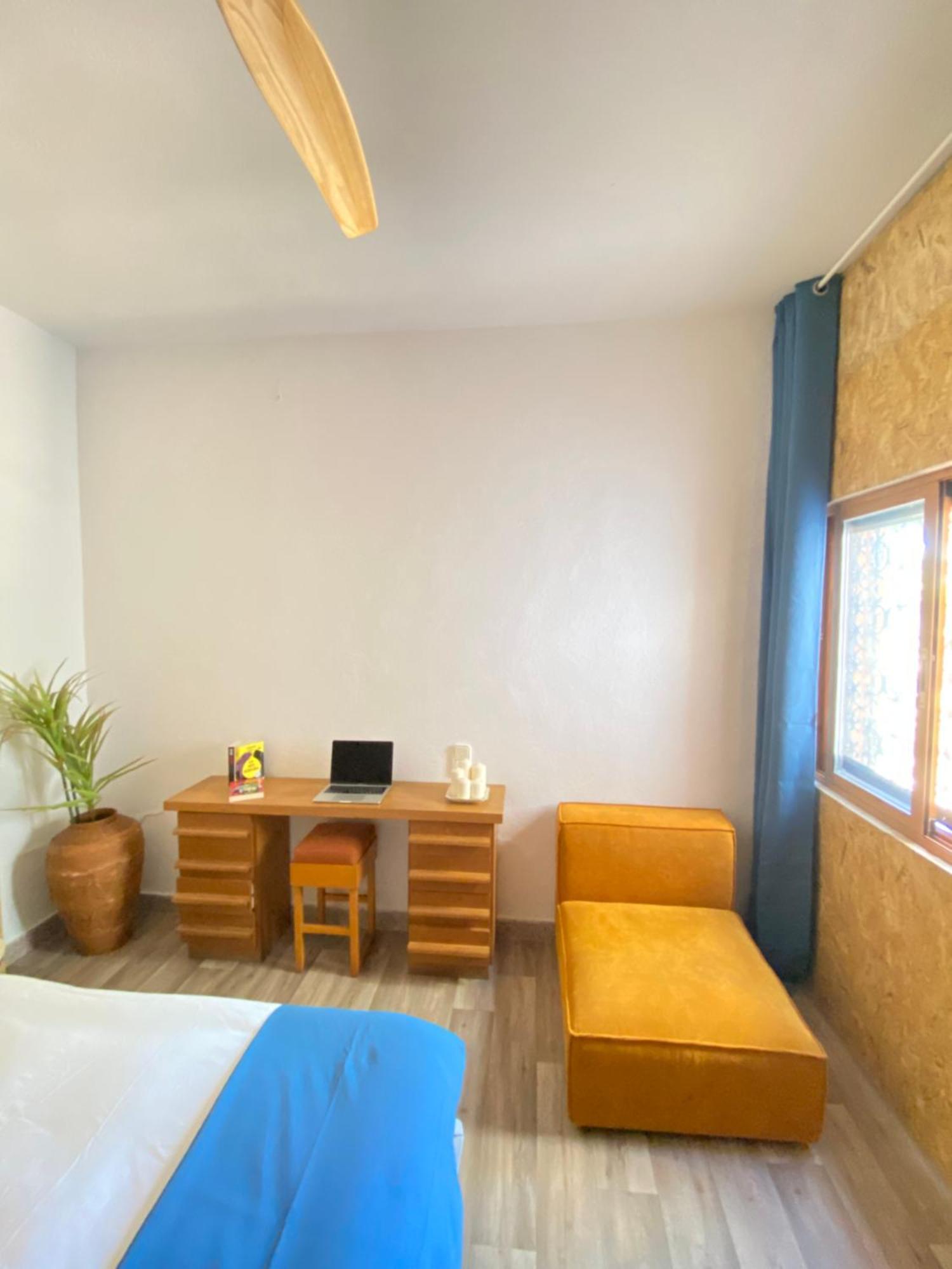 Pink Lemon House Bed & Breakfast Elche Eksteriør bilde